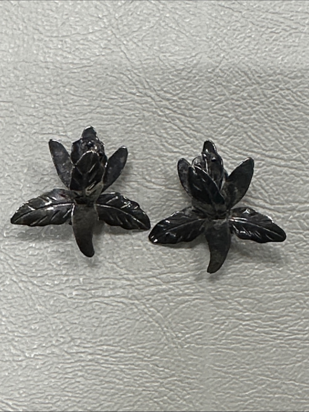 Vintage 925 Alpaca Oxidized Silver Floral Leaf Stud Earrings
